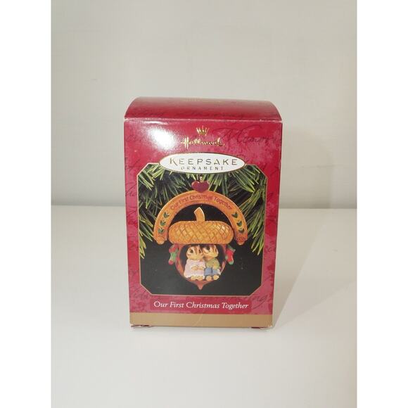 Hallmark Keepsake OUR FIRST CHRISTMAS TOGETHER 3" CHIPMUNKS ORNAMENT 1997 - Picture 4 of 7